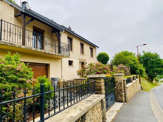 Gite La Mie De Pain Bogny-sur-Meuse ภายนอก รูปภาพ